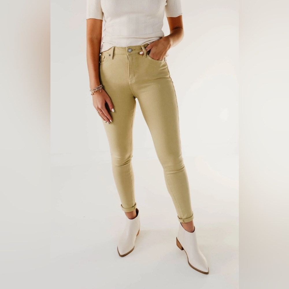 Kancan size 29 high rise skinny jeans